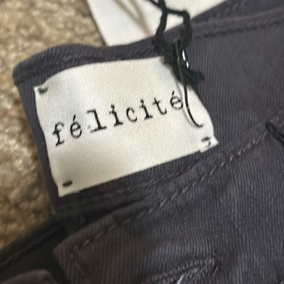 Felicite Women's 31 Step Hem Skinny Jeans Dark Blue Distressed Fringe New - Picture 10 of 13